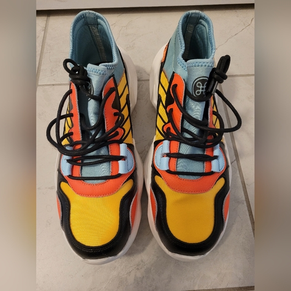 Hip and bone wave trainer pastel sky, size 11, brand new - Picture 10 of 10